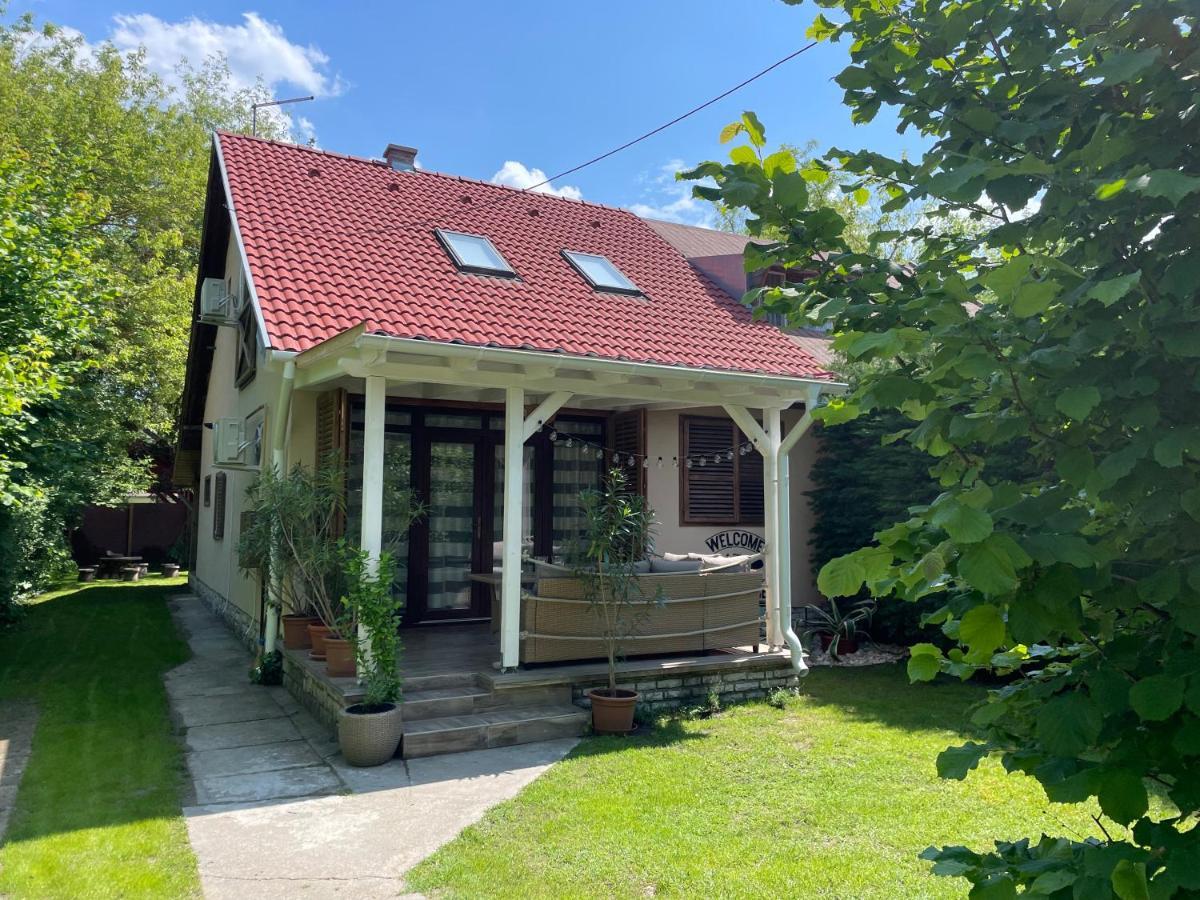 Lake House Шіофок Екстер'єр фото
